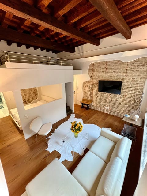 Bed, Living room, Seating area