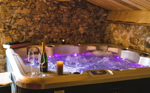 La Ferme de Beauregard SPA -LANARCE 07660 - jacuzzi et sauna House in Auvergne-Rhône-Alpes