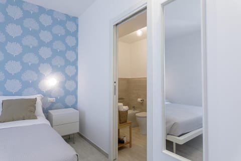 Bed, Bathroom, Photo of the whole room, Bedroom