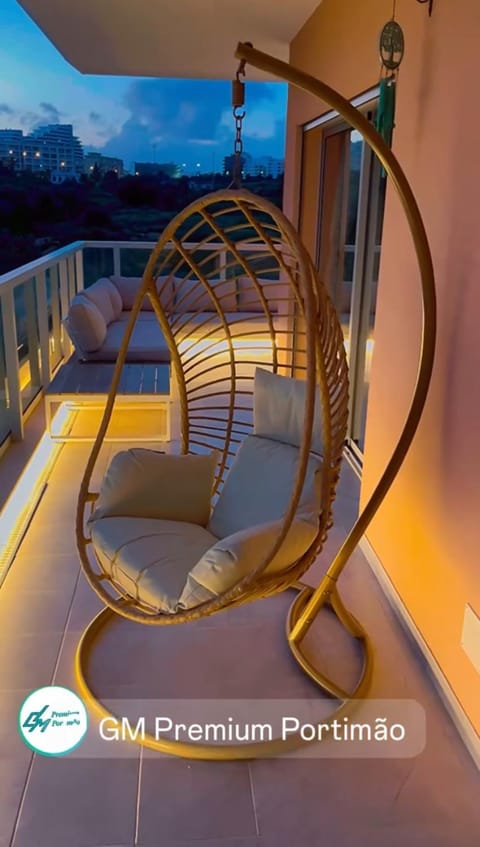 BBQ facilities, Balcony/Terrace, Sea view, Swimming pool, furniture, heating, internet, elevator, air conditioner