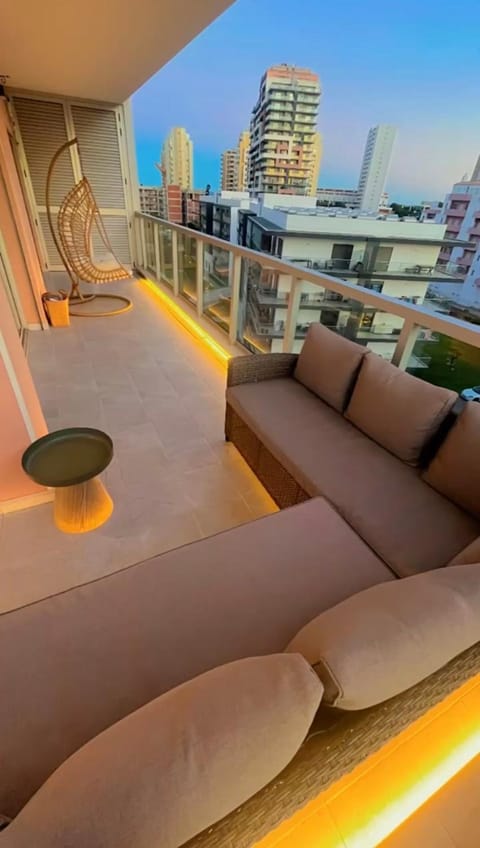 BBQ facilities, Balcony/Terrace, Sea view, Swimming pool, furniture, heating, internet, towels, elevator, air conditioner