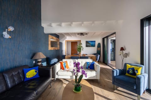 TV and multimedia, Living room, Seating area, Sea view, Sea view