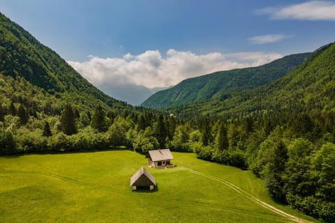 Property building, Nearby landmark, Spring, Day, Natural landscape, Garden, Garden view, Mountain view