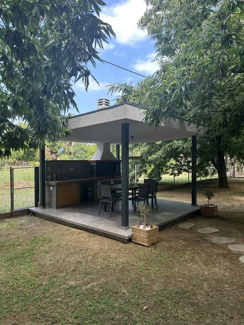 Spring, Day, Natural landscape, BBQ facilities, Garden, Garden view