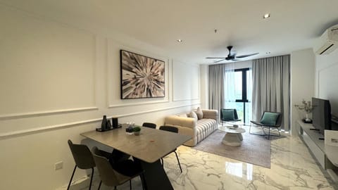 TV and multimedia, Living room, Dining area, air conditioner