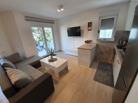 TV and multimedia, Kitchen or kitchenette, Seating area, Dining area