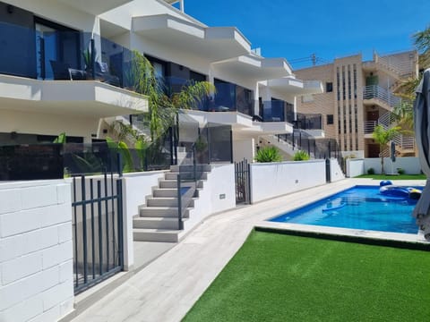 Property building, Swimming pool