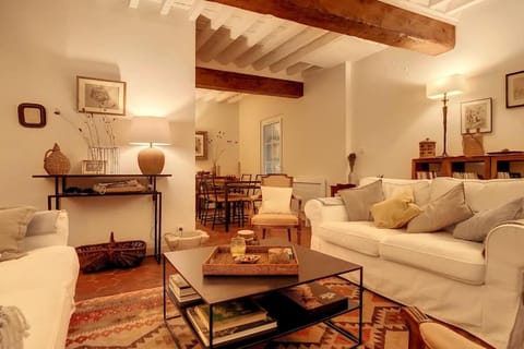 Living room, Lounge or bar