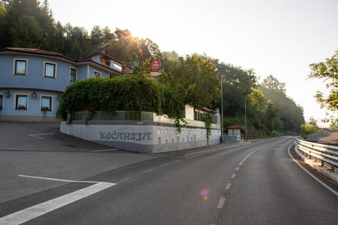 Day, Neighbourhood, Natural landscape, Street view