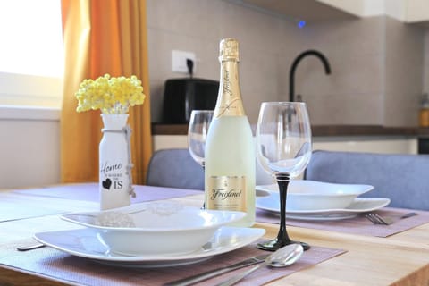 Decorative detail, Dining area