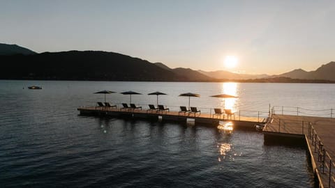 Lake view, Swimming pool