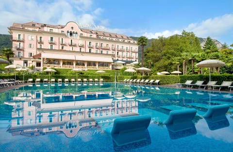 Swimming pool, Swimming pool