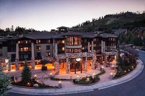 Expansive Four Bedroom Suite at The Chateaux condo Apartment in Deer Valley