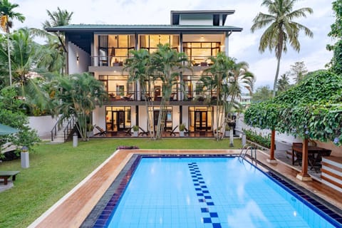 Property building, Day, Garden, Pool view, Swimming pool, sunbed