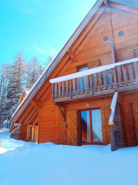 Property building, Day, Winter