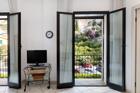 13 Mehari Apartment in Varigotti