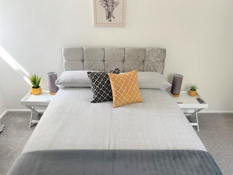 Bed, Bedroom