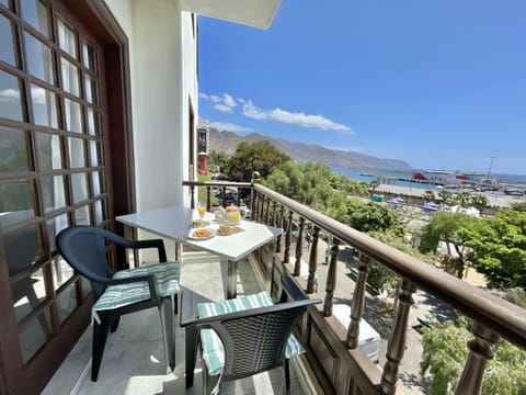 View (from property/room), Balcony/Terrace, Seating area, Dining area, Mountain view, Sea view