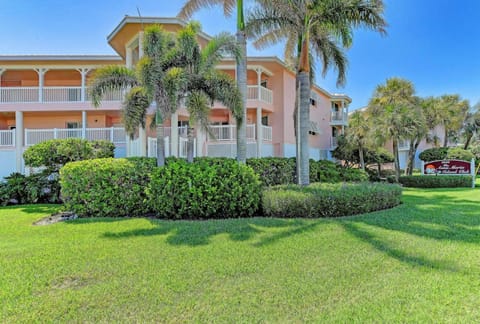 Endless Summer: Gulf Front, Pool, Views by Anna Maria Life Vacation Rentals House in Bradenton Beach