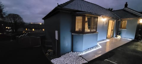 Tides Reach - 3 Bedroom Holiday Home - Llanreath - Pembroke Dock House in Wales