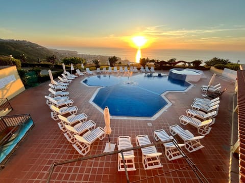 Natural landscape, Pool view, Sea view, Swimming pool, Sunset, sunbed