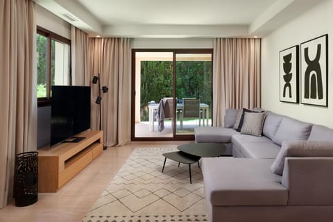 TV and multimedia, Balcony/Terrace, Living room, Seating area