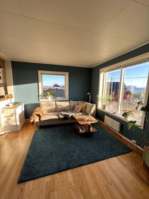 Sjarmerende hus med orkesterplass til hav og fjell House in Nordland, Norway