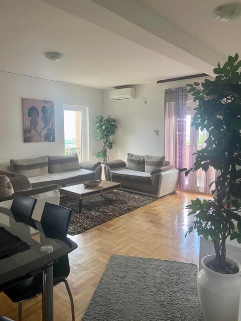 City view & pool apartment Apartment in Serbia