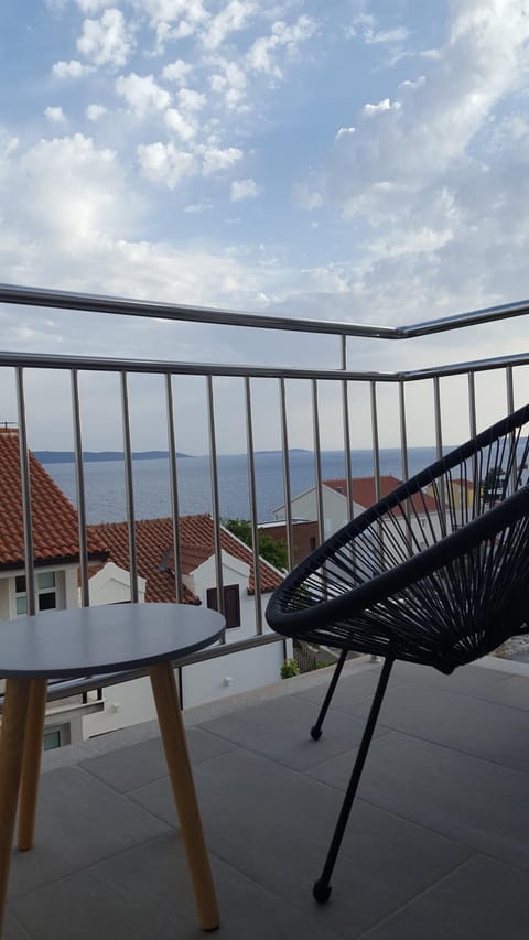 View (from property/room), Balcony/Terrace, Sea view