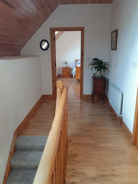 Traditional Cosy Cottage with beautiful views House in County Mayo