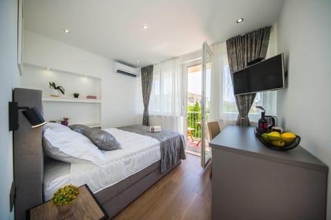 TV and multimedia, Bedroom, air conditioner
