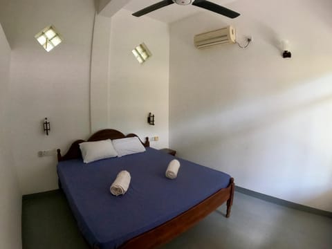 Bed, Photo of the whole room, Bedroom, fireplace, air conditioner