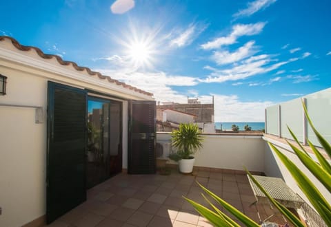 Property building, Balcony/Terrace