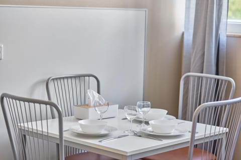 Photo of the whole room, Dining area, Food, kitchen