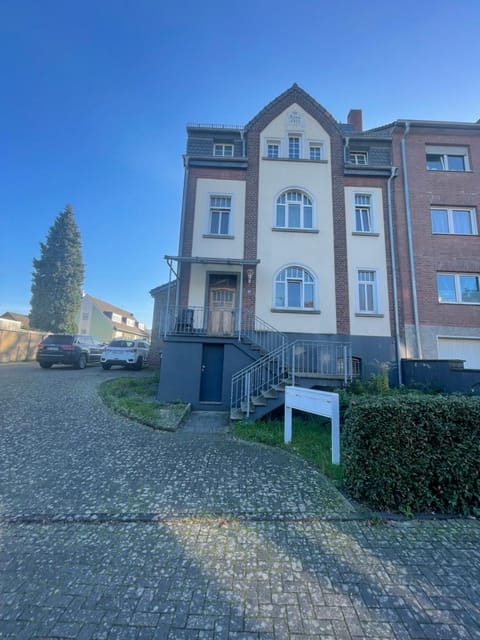 MBRS Schmittenstr 23 Hürth50354 Apartment in Cologne