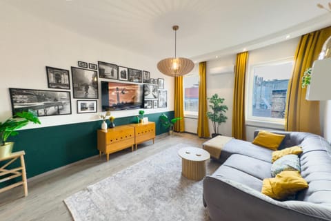 Bed, View (from property/room), Living room, internet, storage, air conditioner