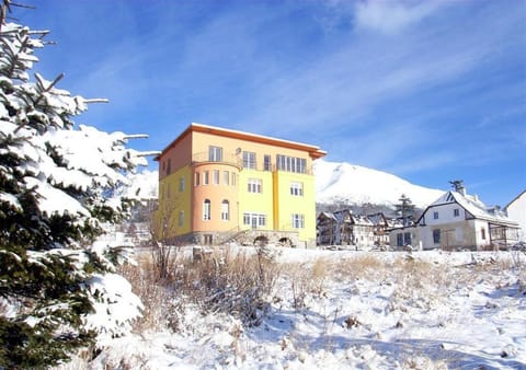 Facade/entrance, Winter