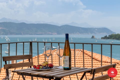 Dining area, Sea view
