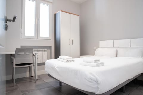 Photo of the whole room, Bedroom, towels, wardrobe