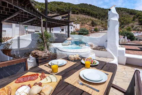 Hot Tub, Balcony/Terrace, Swimming pool