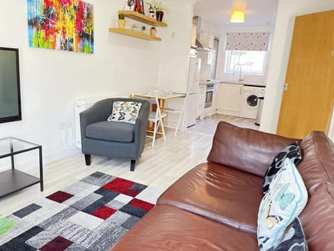 Bright 2 Bedroom Apartment - Edinburgh Apartment in Edinburgh