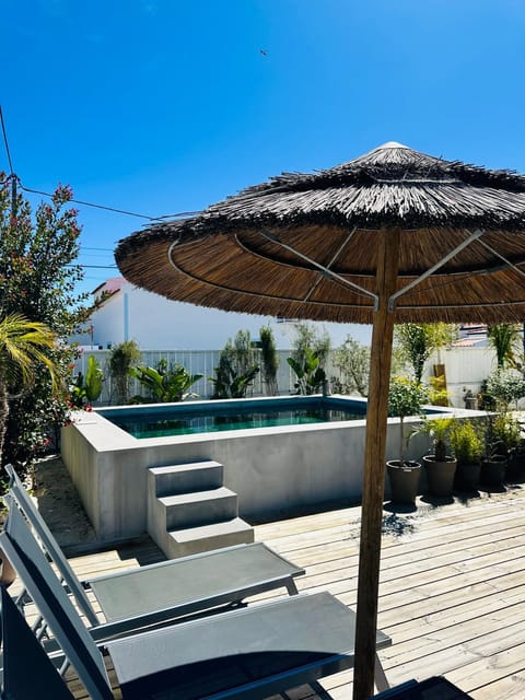 Swimming pool, sunbed
