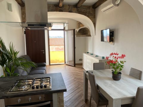 Living room, Dining area