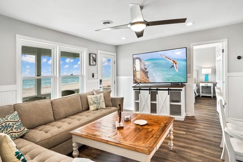 TV and multimedia, Living room, Seating area, Beach, Beach, Sea view