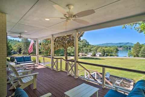 Hayesville Lake Getaway with Balcony and Mtn Views! House in Chatuge Lake
