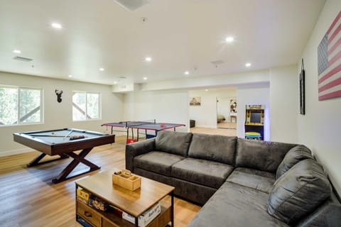 Lake Arrowhead Getaway with Decks and Game Room! House in Lake Arrowhead