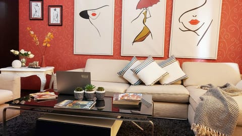 Living room, Seating area