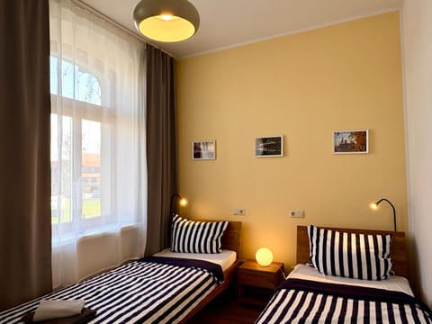 Bed, Photo of the whole room, Bedroom, internet