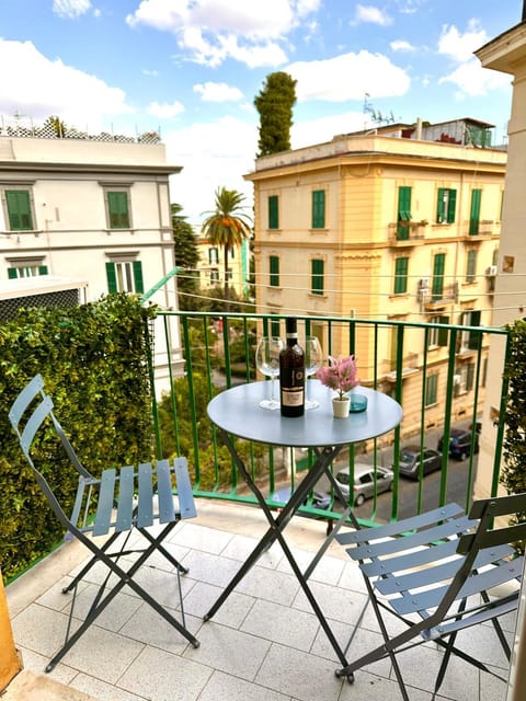 Property building, Day, View (from property/room), Balcony/Terrace