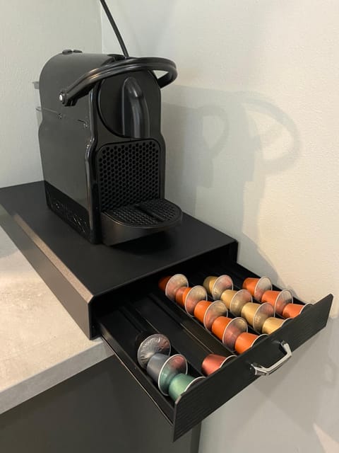 Coffee/tea facilities, Food and drinks